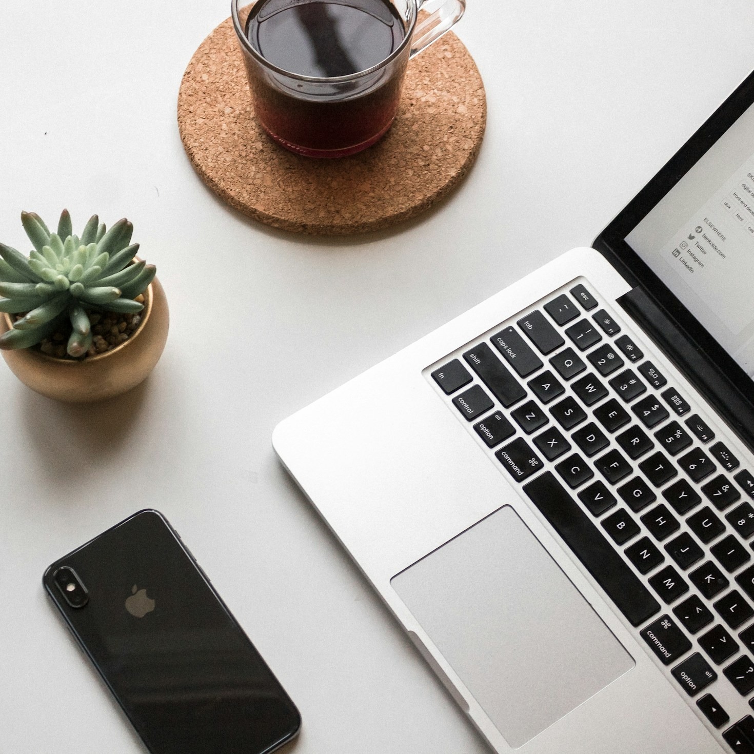 How to Choose the Perfect Theme for Your Site